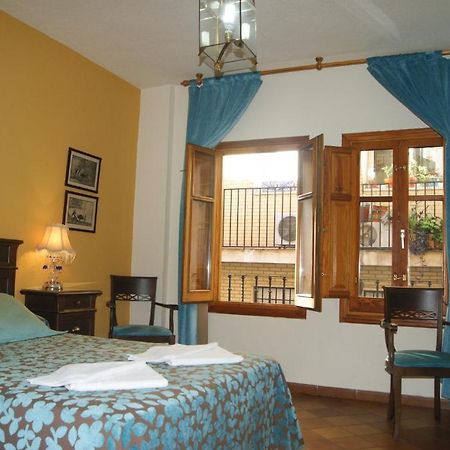 Hotel Almona Гранада Стая снимка
