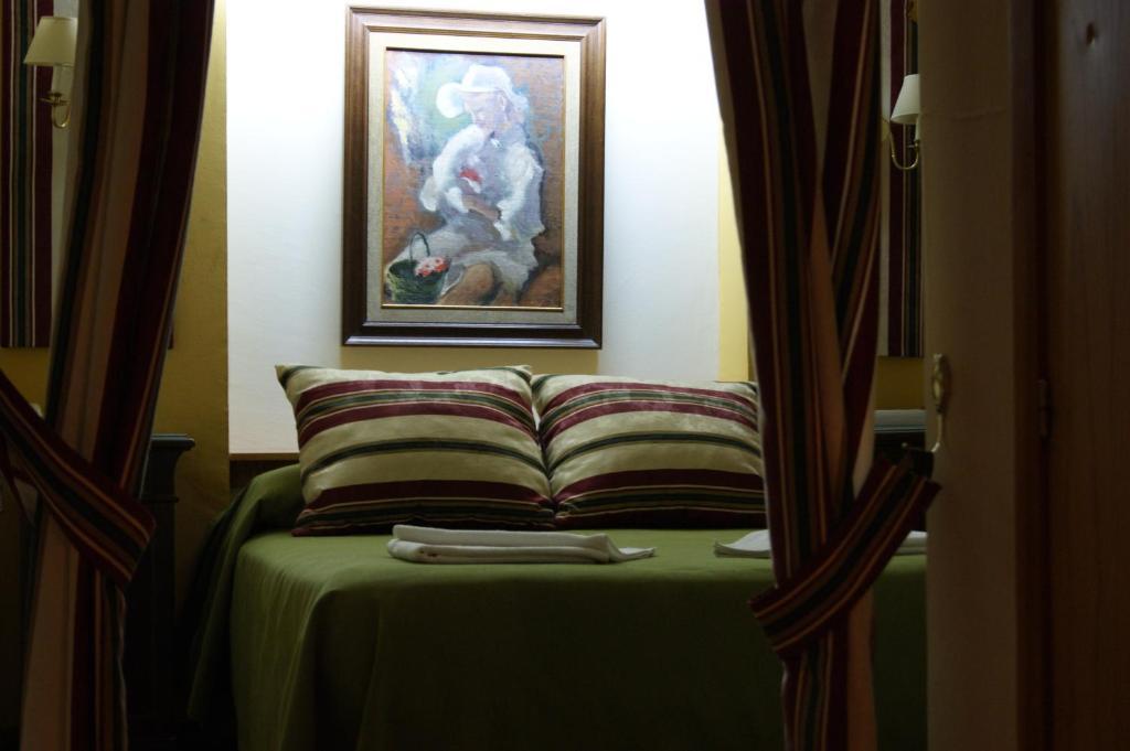 Hotel Almona Гранада Стая снимка
